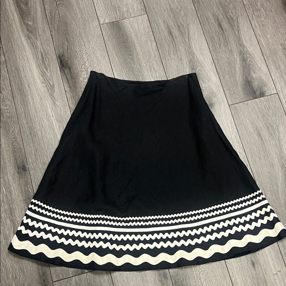 J McLaughlin Elegant Black and White Women's Skirt